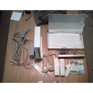 WII sports console with game‎ wireless keyboard and accessories tested works